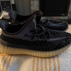 Yeezy sneakers dark grey/black